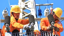 Nắng nóng, khô hạn tiếp tục gây khó khăn cho cung ứng điện