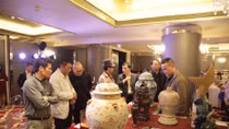 Đấu giá thành công tác phẩm Gia đình hoạ sĩ dưới hầm trú ẩn của Bùi Xuân Phái 