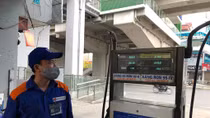 Giá xăng RON95, dầu diesel và dầu hỏa giảm nhẹ