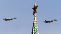 Xem Su-57 vần vũ trên Quảng trường Đỏ trong Ngày Chiến Thắng