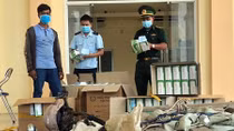 Vận chuyển trái phép 20.000 khẩu trang y tế qua biên giới 