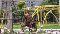 Độc đáo công viên mang hình dáng cây đàn tại Hà Nội