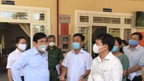 Cung ứng đủ khẩu trang và các nhu yếu phẩm cho người dân