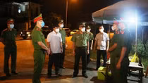 Cần mẫn, tận tụy như những ngọn đèn đứng gác 