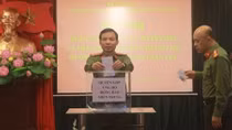 Cơ quan Uỷ ban Kiểm tra Đảng uỷ Công an Trung ương ủng hộ đồng bào miền Trung 