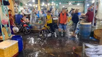 Chợ đầu mối thủy hải sản xả thải trực tiếp ra sông Hậu