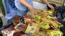 Vận chuyển 17kg ma túy đá ngụy trang trong những gói trà