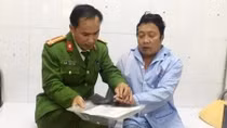 Đến bệnh viện làm căn cước giúp người dân nhập viện