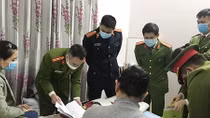 Khởi tố 2 đối tượng buôn lậu trị giá hàng trăm tỷ đồng