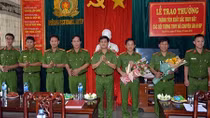 Khen thưởng đơn vị bắt giữ 6 đối tượng truy nã