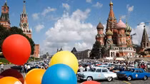 Độc đáo lễ hội xe cổ đầy màu sắc trên đường phố Moscow