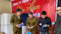 “Sốc” với hàng trăm nghìn khẩu trang y tế làm từ giấy vệ sinh