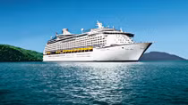 3.000 khách tàu biển Voyager of the Seas cập cảng Chân Mây và Nha Trang