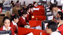 Nhiều lợi ích từ việc hạn chế dùng tiền mặt
