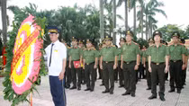 Tổng cục Hậu cần - Kỹ thuật thăm hỏi các thương bệnh binh và gia đình chính sách