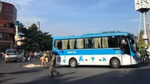 Nguy hiểm từ người đi bộ sai luật