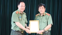 Công bố quyết định nghỉ công tác chờ hưu trí đối với Thiếu tướng, GS.TS Trương Giang Long