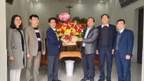 Công an tỉnh Nghệ An chúc mừng bà con giáo dân