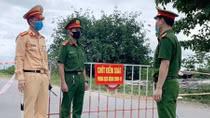 52 cán bộ y tế Nghệ An "chia lửa" cùng Hà Tĩnh chống COVID-19
