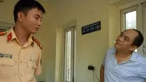 Xử phạt lái xe tông vào cổng UBND tỉnh Thanh Hóa 17 triệu đồng