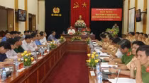 Ngăn chặn, xử lý kịp thời xe ô tô chở hàng quá trọng tải