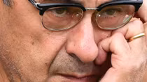 Sự mê tín kỳ lạ của HLV Maurizio Sarri