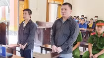 “Bán hóa giá” dây cáp điện, 2 công nhân lĩnh 8 năm tù