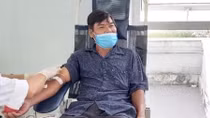 Những nông dân “ngân hàng máu sống”