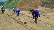 Mưa kéo dài trên diện rộng, nhiều tuyến đường ở Ba Bể bị sạt lở