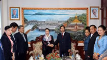 Chủ tịch Quốc hội thăm làm việc tại tỉnh Vientiane, CHDCND Lào