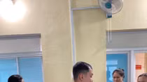 Kể chuyện cứu dân bị ngập lụt: "Tui tưởng tui chết ở đây rồi”