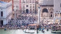 Italy: Thu phí tham quan du khách đến Venice