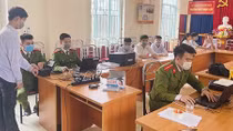 Ngày đêm làm thủ tục cấp CCCD gắn chíp cho nhân dân