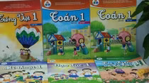 Hợp nhất 4 bộ sách giáo khoa thành 2 bộ có đáng lo ngại?