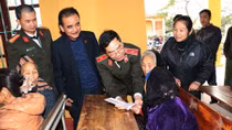 Ấm áp những nghĩa cử đẹp ngày cuối năm