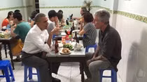 Đầu bếp kể về bữa bún chả 'phi thường' với Obama ở Hà Nội