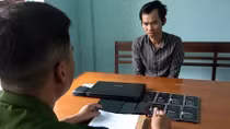 “Khoắng” 21 chiếc ĐTDĐ của công ty chuyển phát nhanh