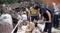 Tháo dỡ công trình xây dựng trái phép tại khu vực Tràng An cổ 
