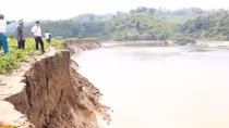 Hàng trăm hộ dân đôi bờ sông Krông Nô kêu cứu vì sạt lở