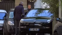 Cựu Tổng thống Pháp Nicolas Sarkozy trong gọng kìm tư pháp
