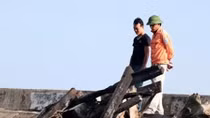 Hàng chục thanh niên sang xã bên đốt phá bè lưới, ngư cụ