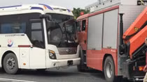 Thực nghiệm hiện trường xe khách đâm xe cứu hỏa khiến 1 người chết, 7 người bị thương
