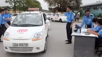 Hà Nội tổng kiểm tra hoạt động xe khách, taxi
