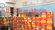 Thu giữ nửa tấn pháo lậu ở Hà Nội