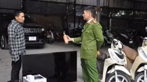 Bắt đạo chích “kỳ cựu” chuyên dùng đèn khò phá cửa