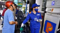 Tháng 10 sẽ trình Quốc hội việc nâng trần thuế bảo vệ môi trường với xăng dầu