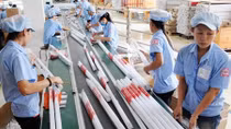 Cần có những “bà đỡ” cho người lao động