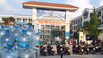 Học sinh tiểu học uống nước bị nhiễm khuẩn, lãnh đạo nhà trường nói gì?