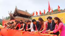 Khai bút đầu Xuân tại Đền thờ Chu Văn An