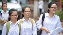 Thí sinh hào hứng vì đề thi môn Tiếng Anh “vừa sức”